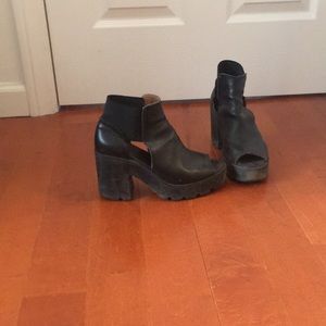 Cutout heeled booties